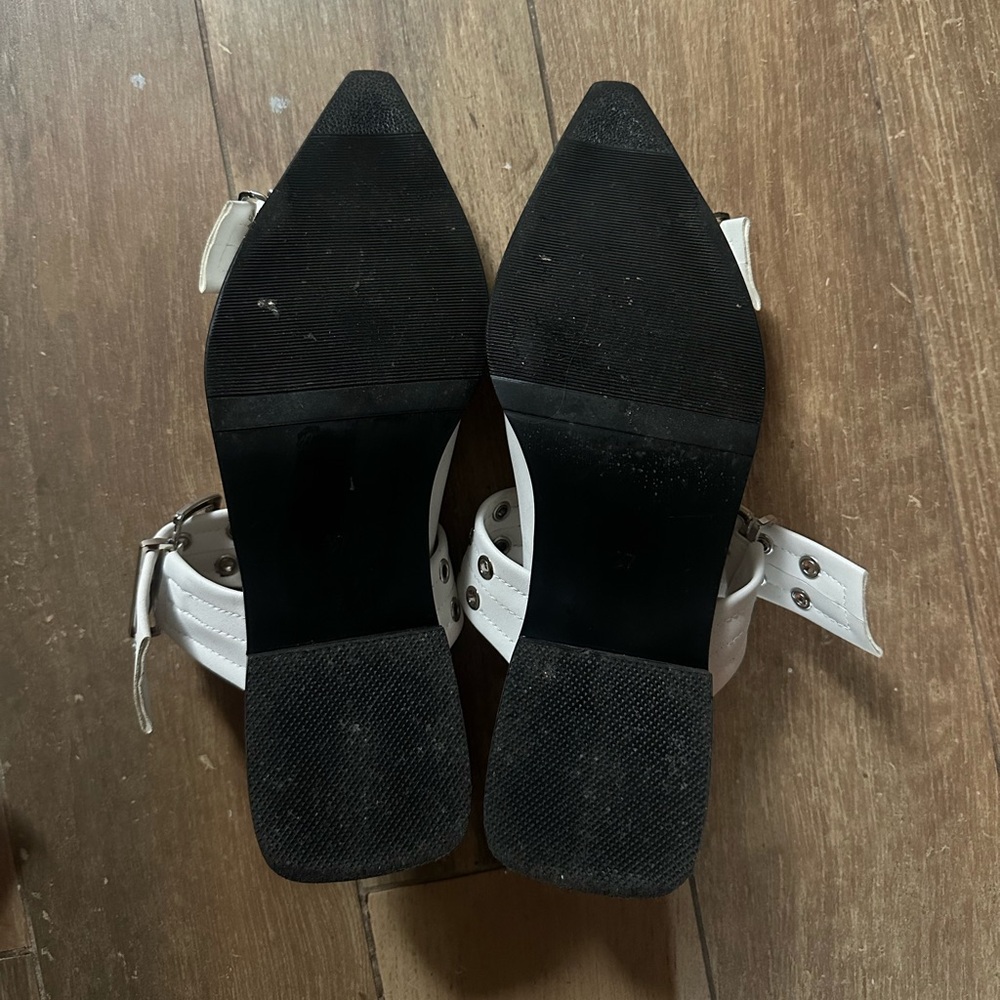 Buckle Flats - Picture 5 of 5